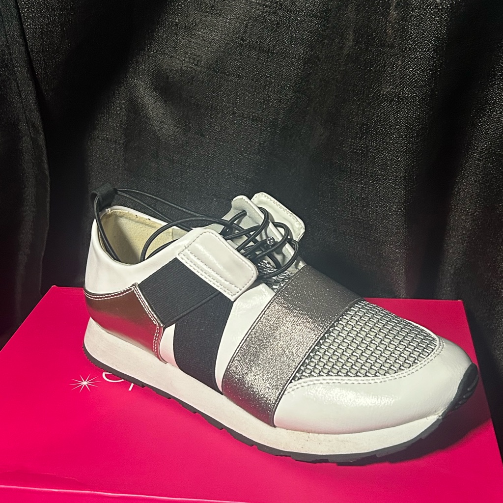Megan Low Tops